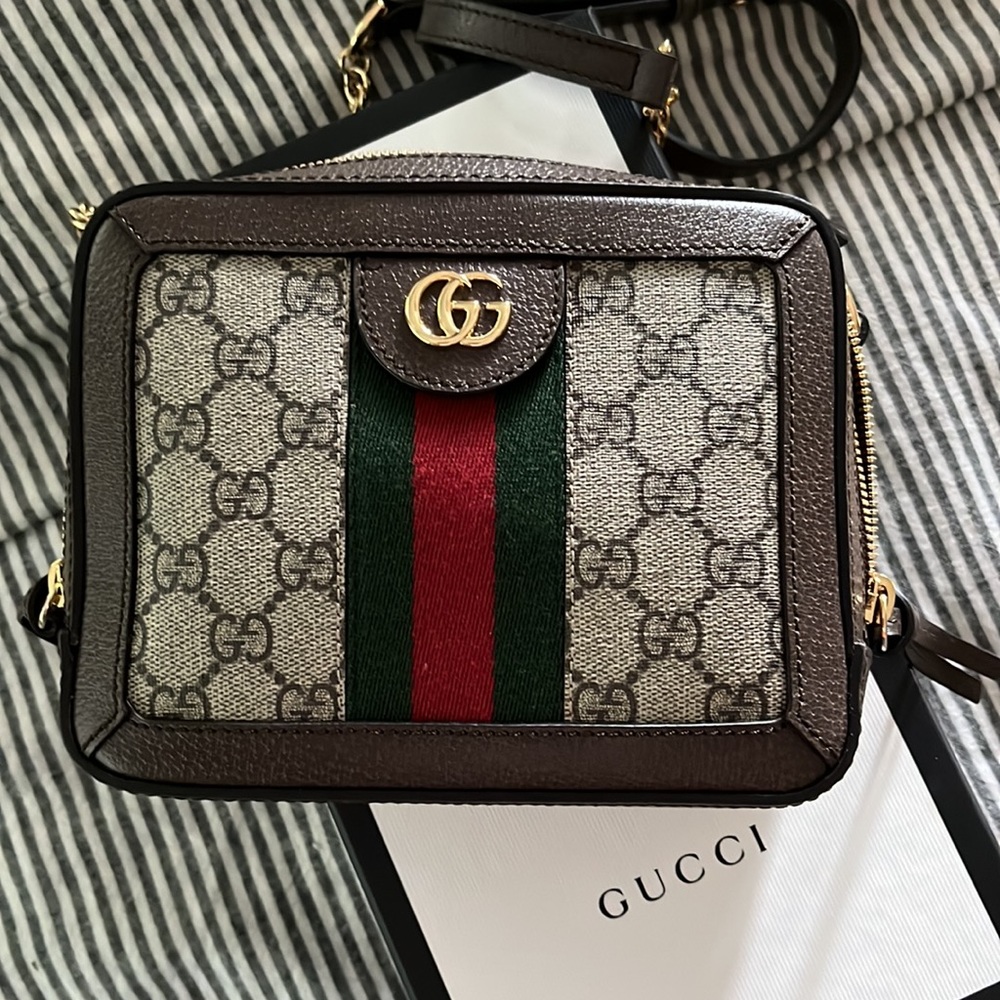 GUCCI all around camera crossbody